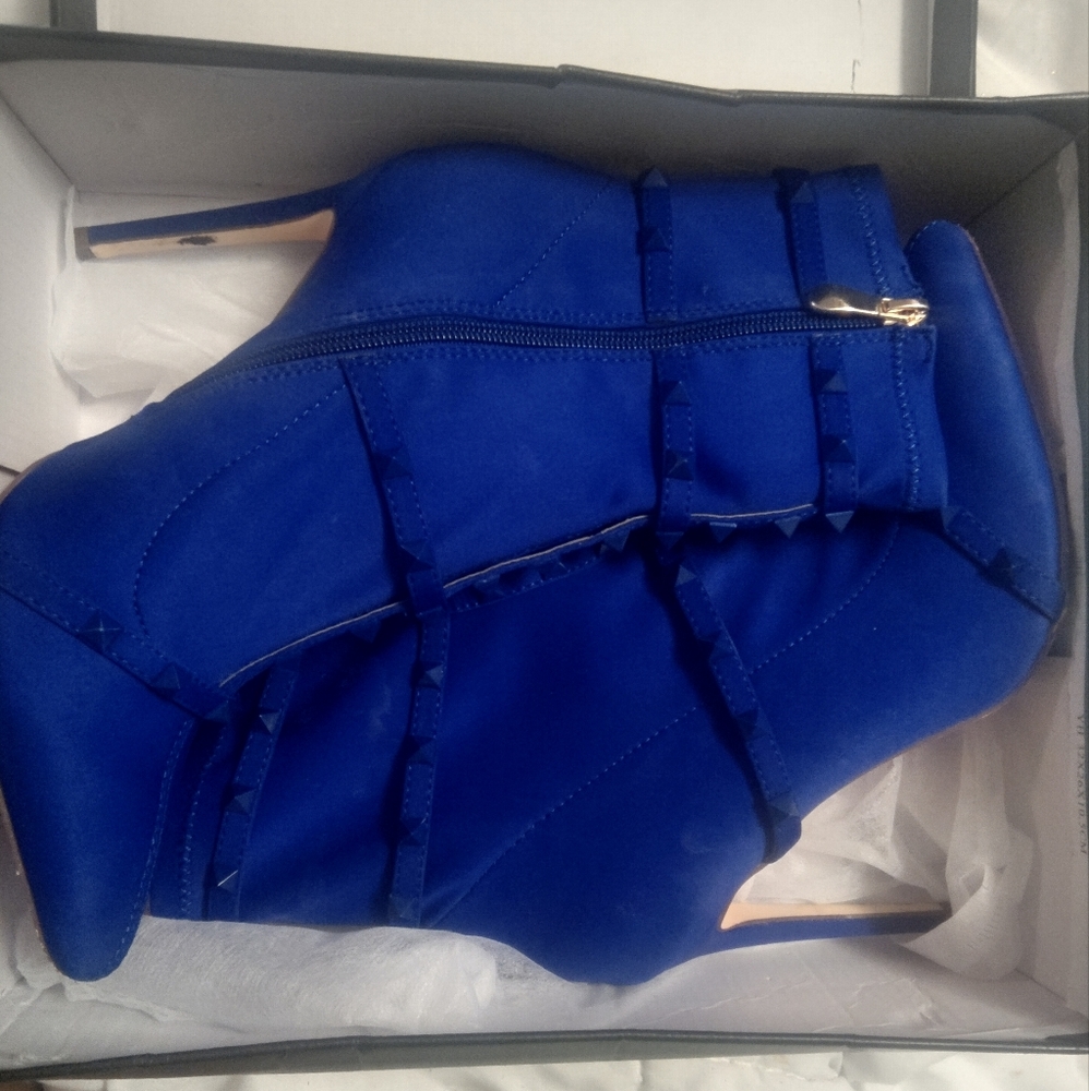 So Me size 9 Total Blue Lycra Bootie